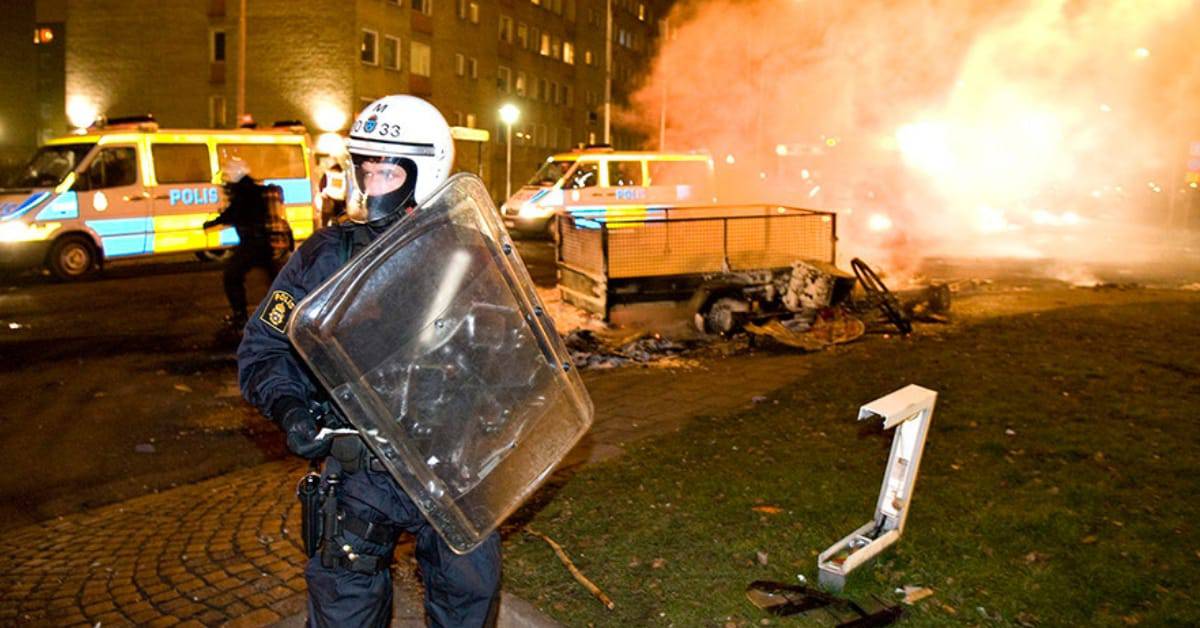 Schweden: Gewalt in Migranten-Ghettos eskaliert – Feuerwehr weigert sich Brände zu löschen