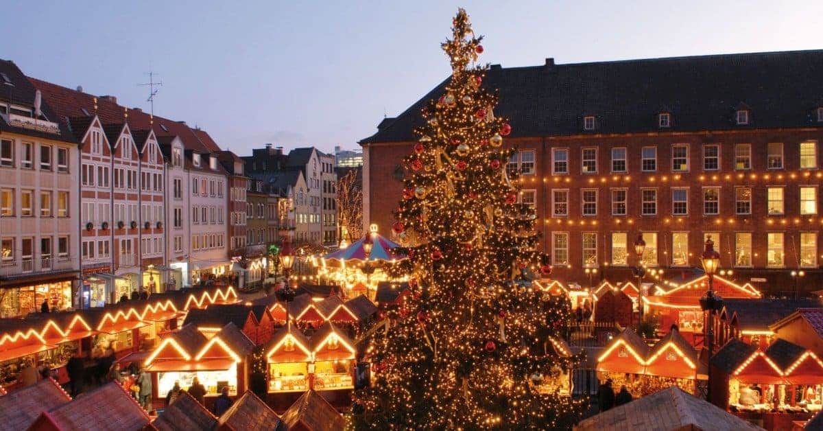 „Unzeitgemäßes Ritual“: Grüne in Düsseldorf wollen keinen Weihnachtsbaum vor dem Rathaus