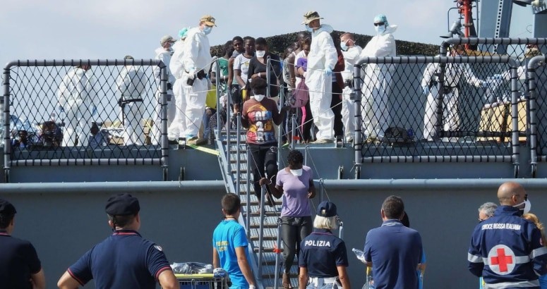 Deutsche Soldaten als Schlepper im Mittelmeer: Bundeswehr schleust illegal Afrikaner nach Europa 2 Deutsche Soldaten als Schlepper im Mittelmeer: Bundeswehr schleust illegal Afrikaner nach Europa