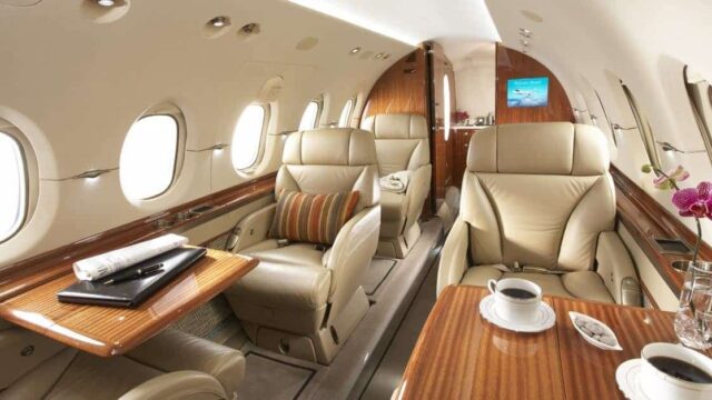 Nur noch kurz durch die Welt jetten: Wie uns die "Klimaretter" von Davos für dumm verkaufen