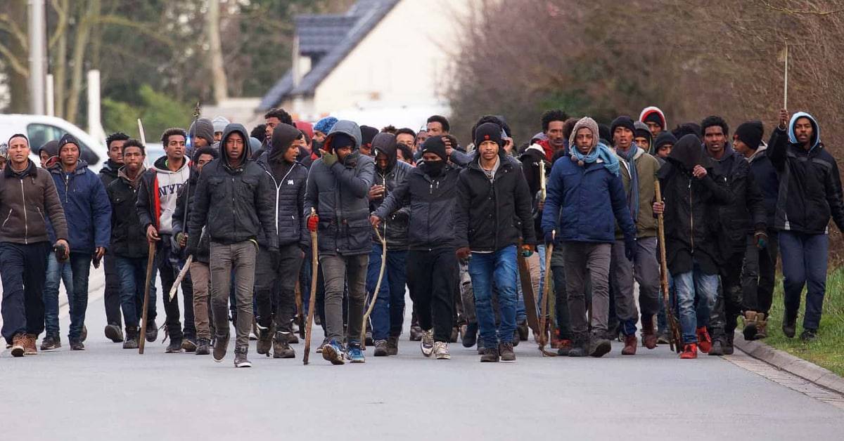 Frankreich steht vor blutigen Bürgerkrieg: Migrantenkrise gerät völlig außer Kontrolle