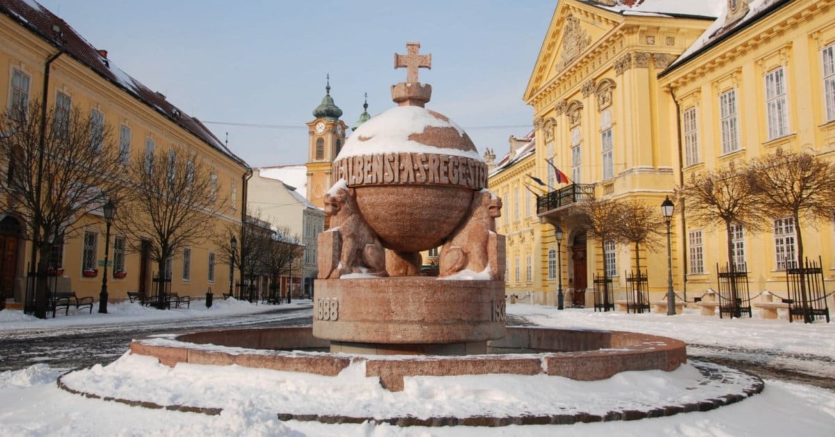 Ungarn hat zu viele weiße, christliche Menschen: Székesfehérvár darf nicht Kulturhaupstadt werden