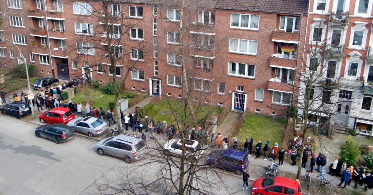 Mietpreise explodieren: Wohnungsnot bei Deutschen – Luxushotels und neue Häuser für "Flüchtlinge"