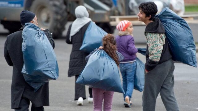 Stress beim Volksaustausch: Antideutscher Asylhelfer fühlt sich mit Illegalen überfordert