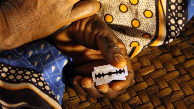 Genitalverstümmlung: Afrikaner führen tausende grausame Beschneidungen in Deutschland durch
