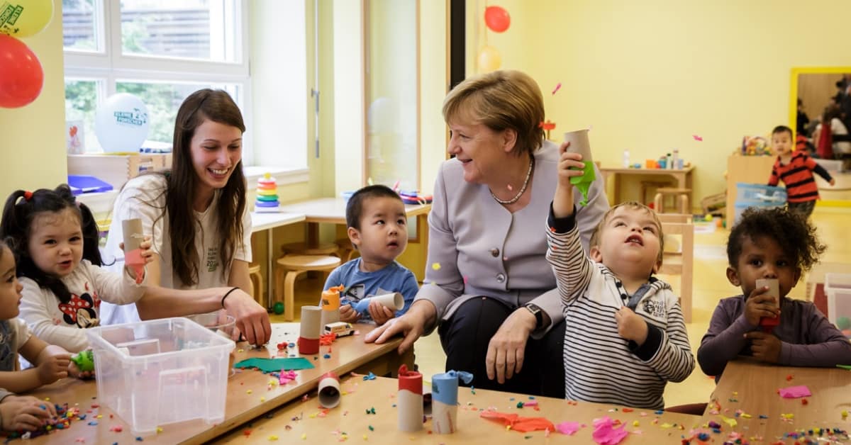 Änderungen am Grundgesetz: Merkel-Regime will sich jetzt auch noch an unseren Kindern vergreifen
