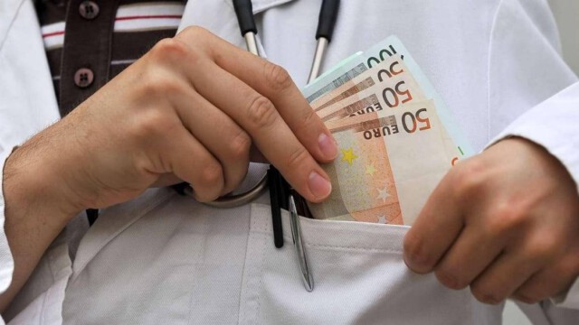 Aufgedeckt: Ärzte verdienen an "Flüchtlingen" 3 bis 5 mal mehr als an deutschen Kassenpatienten