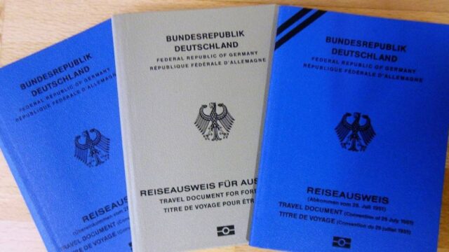 Belohnung für unerlaubte Einreise: Bundesregierung gibt 600.000 Reisedokumente an Illegale aus