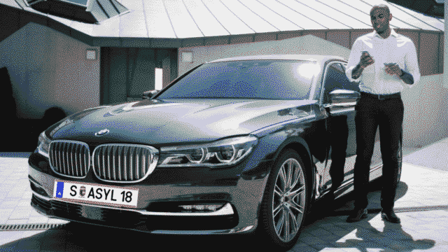 Unglaublicher Fall von Sozialhilfebetrug: Flüchtlinge cruisen im 7er BMW durch die City