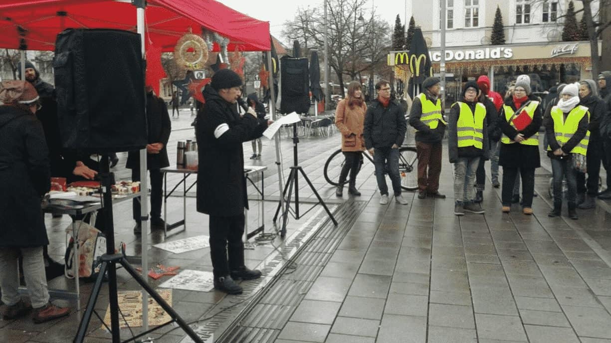 Augsburg: Flüchtlingsrat fordert Stadtabgeordnete auf, Schlepperdienste zu verrichten