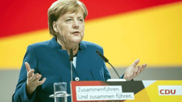 Merkel lügt selbst noch in ihrer Abschiedsrede: „Wir dienen den Menschen unseres Landes“