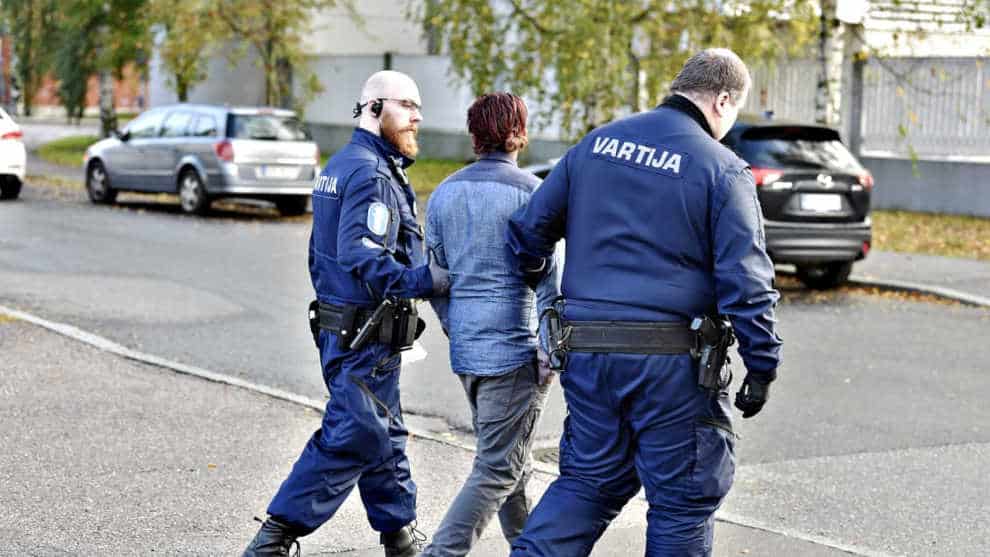 Helsinki: Polizei zerschlägt Kinderschänder-Ring – Täter sind allesamt Asylbewerber