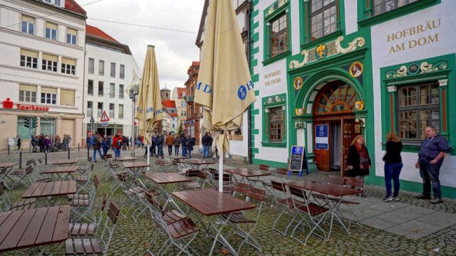 Erfurt: Deutscher verliert Job, damit Afghane ausgiebig am Arbeitsplatz beten kann