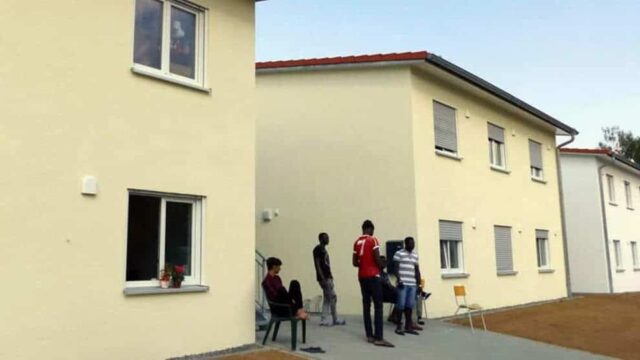 Merkel-Regime immer dreister: Hunderte neue Häuser für Asylanten – Notunterkünfte für Deutsche