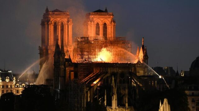 Notre-Dame: Jeden Tag werden Kirchen von Moslems vandalisiert, vollgekotet und angezündet