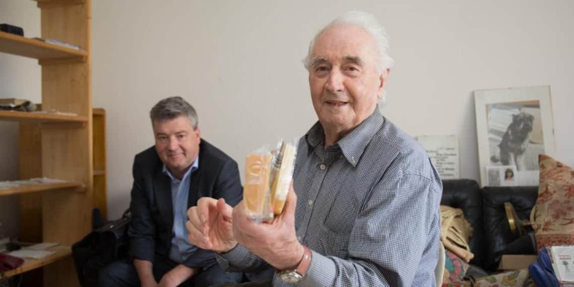 Keine Gnade: Opa Peter (87) zu Haftstrafe verurteilt, weil er aus Hunger Käse für 4,55 Euro stahl