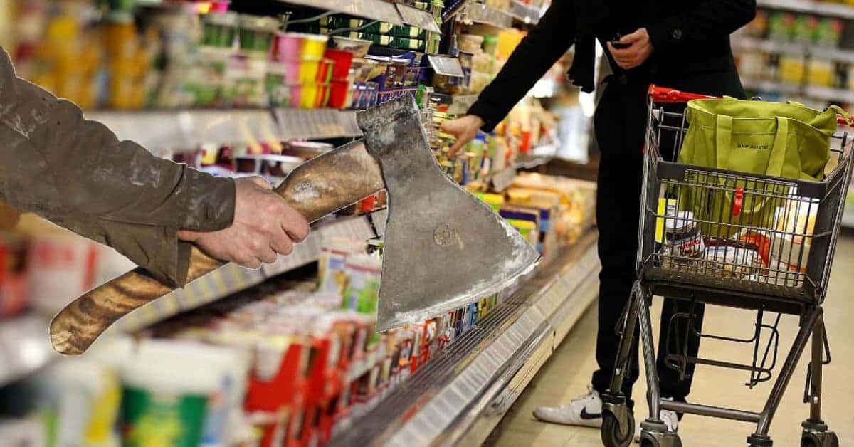 Oldenburg: Blutbad in REWE-Supermarkt – Migranten schlagen mit Axt auf Mitarbeiter ein