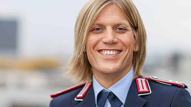 Uschis bunte Truppe: Wie viele Soldaten fühlen sich als Frau? Bundeswehr verteilt Gender-Fragebogen