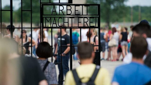 Zwangsbesuche für Schüler in Holocaust-Stätten: CDU-Chefin will Schuldkult im Lehrplan verankern