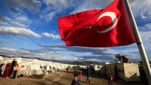 Wiederbelebung der Migrationskrise: Türkei droht Europa mit gigantischen Flüchtlingsstrom