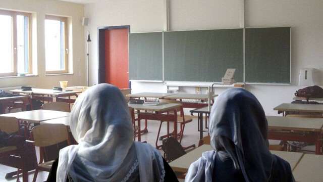 Herford: Gericht untersagt Kritik am Islam – deutsche Lehrerin soll 5.000 Euro Strafe zahlen