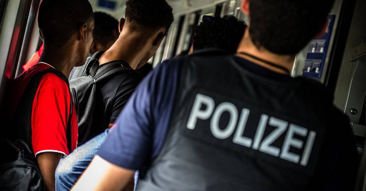 Hamburg: Keinen Fahrschein aber zwölf Identitäten – Afrikaner bereichert Eurocity