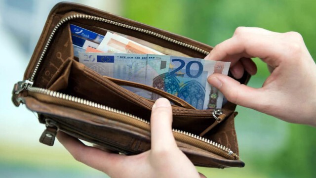 Sorge vor Überwachung und Enteignung: AfD will Schutz von Bargeld im Grundgesetz