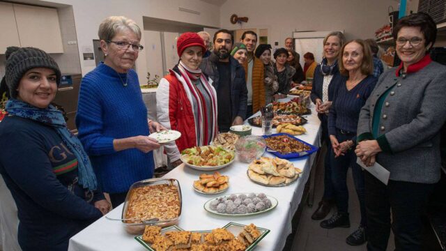 Pompöses Nikolausfest für Illegale: Tafel Gauting verwöhnte ausschließlich Migranten