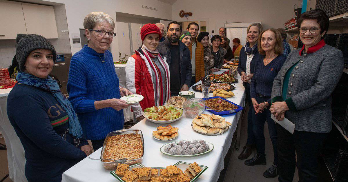 Pompöses Nikolausfest für Illegale: Tafel Gauting verwöhnte ausschließlich Migranten