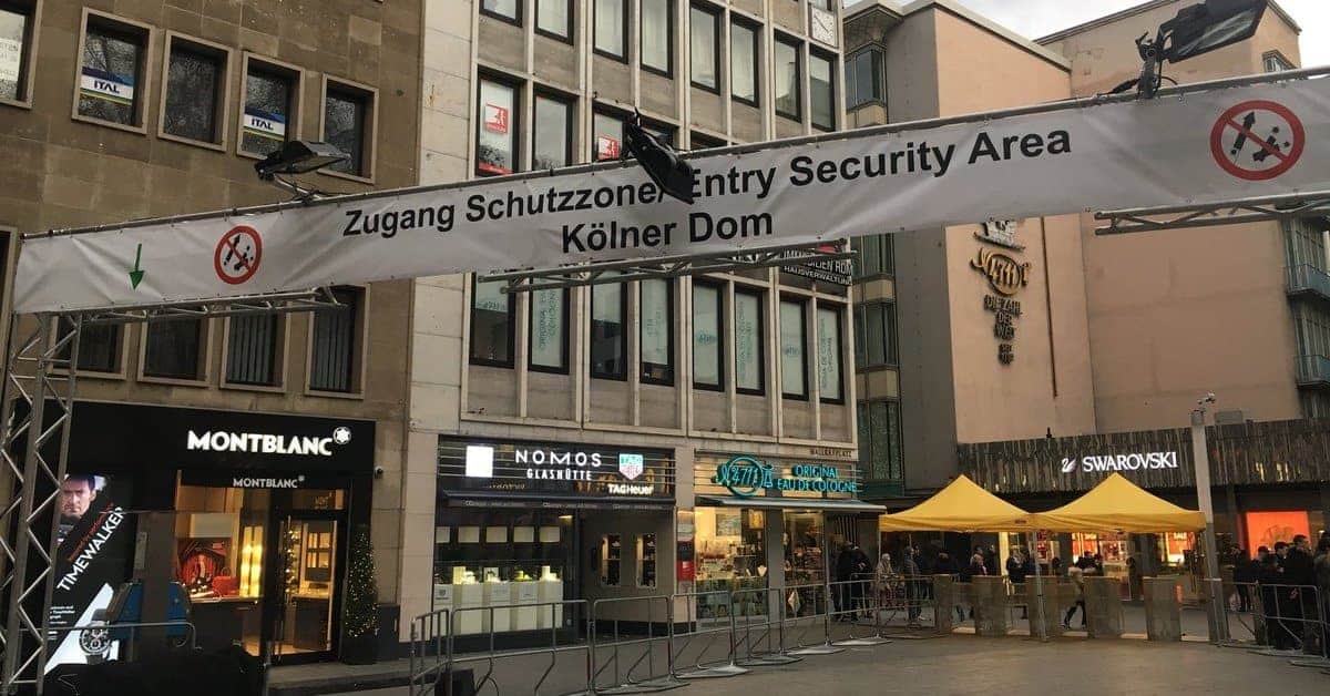 Silvester in Köln: Frauen sollen in Schutzzonen Schutz vor „Schutzsuchenden“ suchen