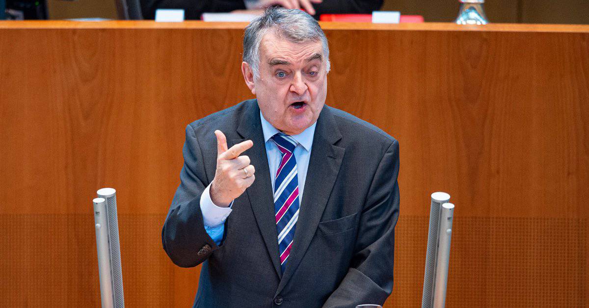 NRW-Innenminister Herbert Reul: Typischer Messerangreifer ist männlich und deutsch