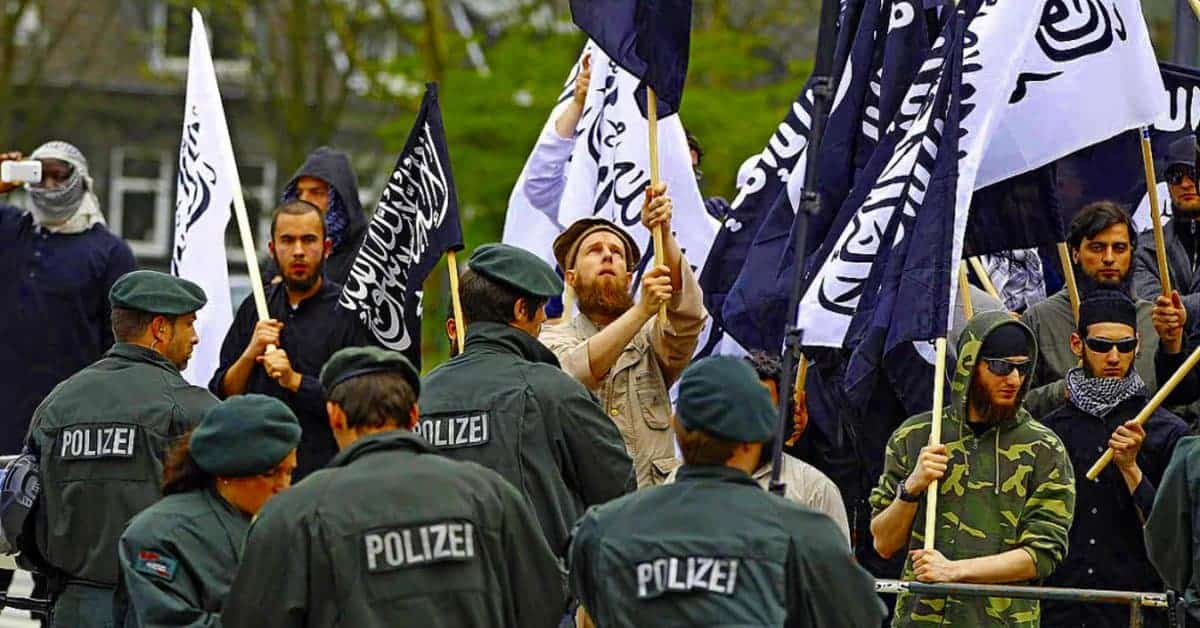 Eldorado für Hassprediger: Merkel hofiert immer mehr radikale Salafisten - Hotspot ist NRW