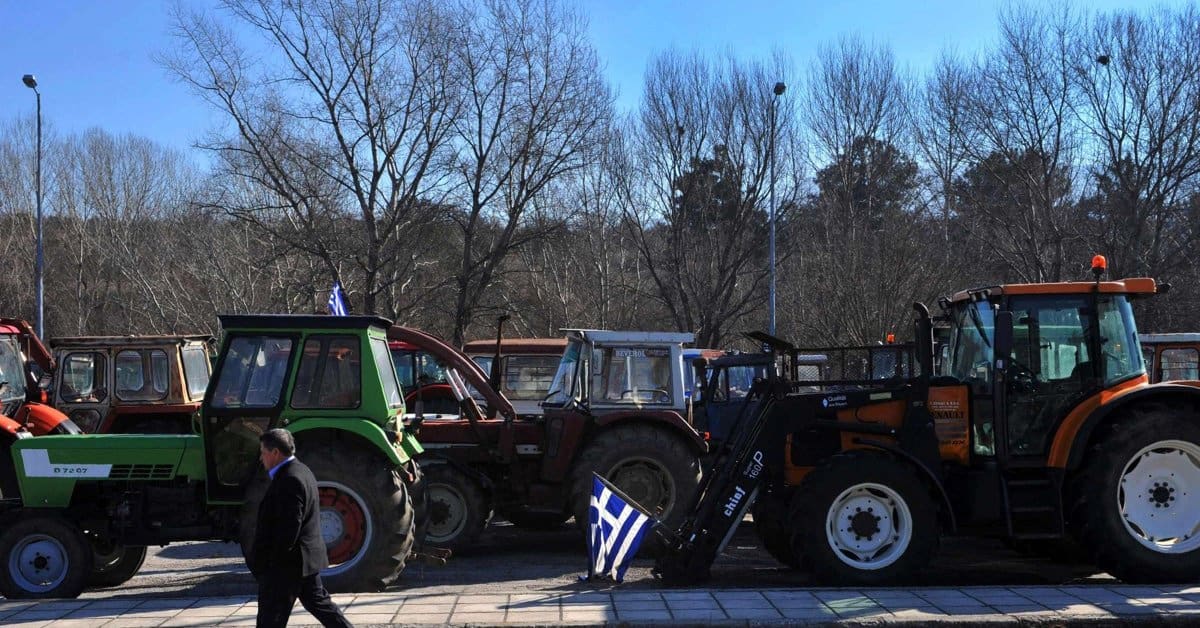 Grenzschutz per Traktor: Mutige Bauern verteidigen griechische Grenzen gegen Illegale