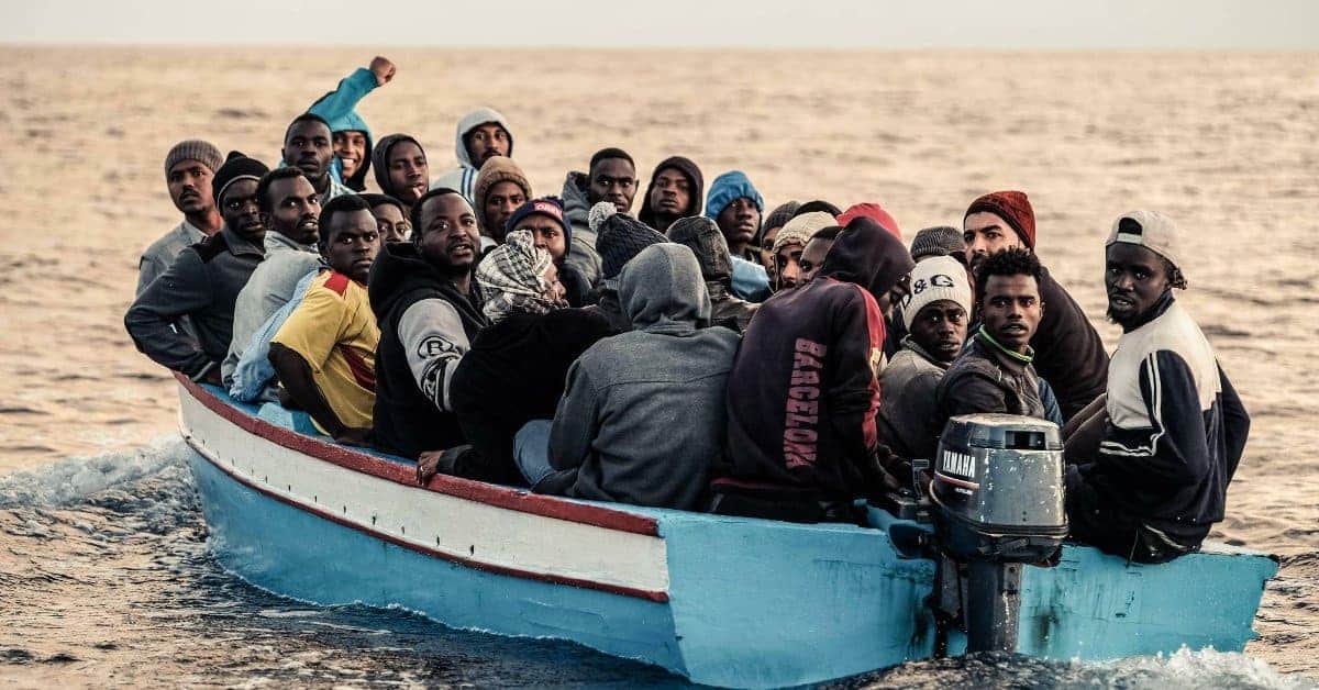 Weil er keine illegalen Migranten einschleuste: Kapitän wegen echter Seenotrettung angeklagt
