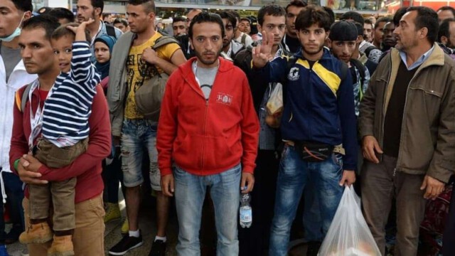 Flüchtlingsrat fordert: Corona-Zwangstests nur für Deutsche und nicht für Asylbewerber!