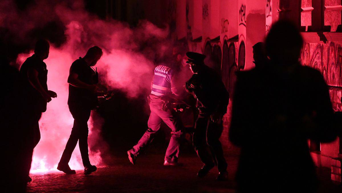 Gewalt gegen Andersdenkende: ANTIFA Leipzig wollte Corona-Demo-Teilnehmer töten