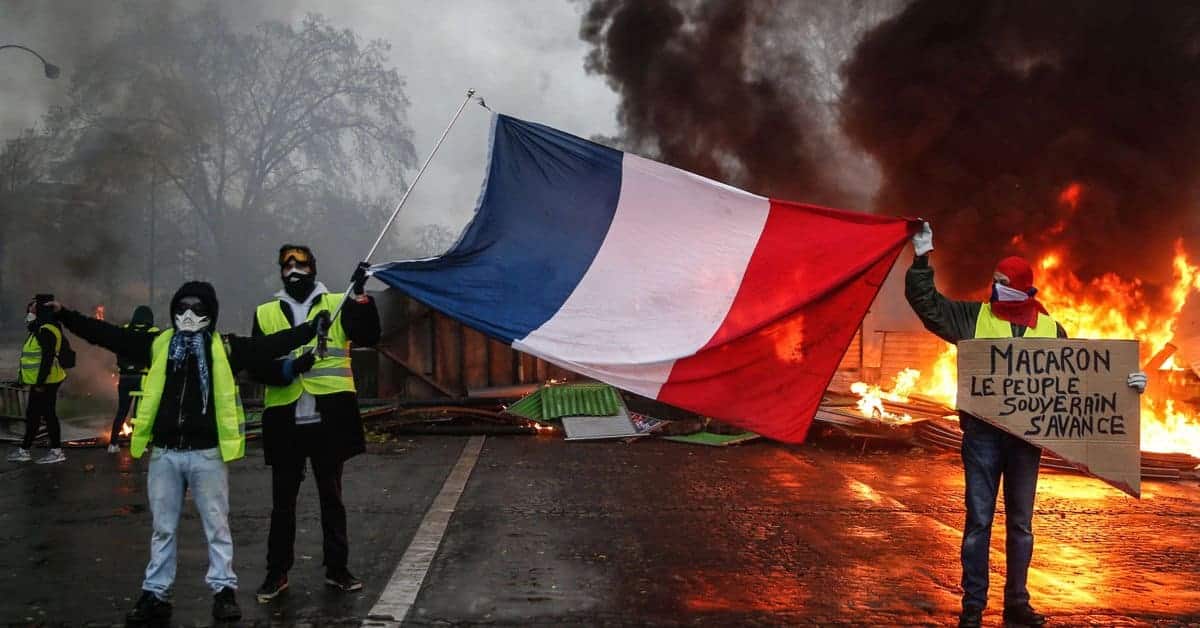 Schmelztiegel droht zu explodieren: Frankreich und USA stehen kurz vor dem Bürgerkrieg