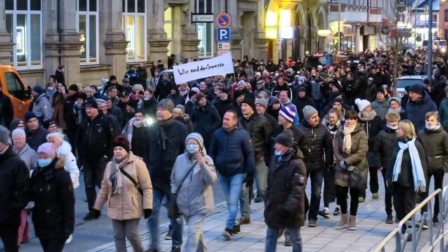 Freiheitsfieber im Erzgebirge: Das Volk steht auf - in den Straßen weht der Geist von 1989