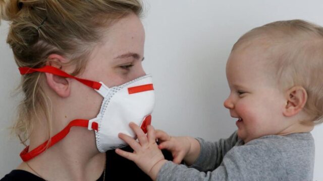 Klebstoffe, Bindemittel und Formaldehyd: Millionen Deutsche tragen hochgiftige FFP2-Masken