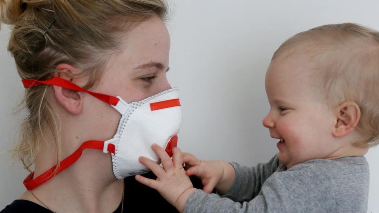 Klebstoffe, Bindemittel und Formaldehyd: Millionen Deutsche tragen hochgiftige FFP2-Masken