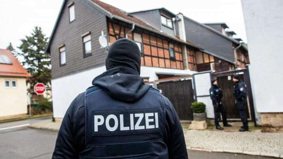 Erfurt: Bein gebrochen und mit Chlor übergossen – Linksterroristen überfallen Schwangere
