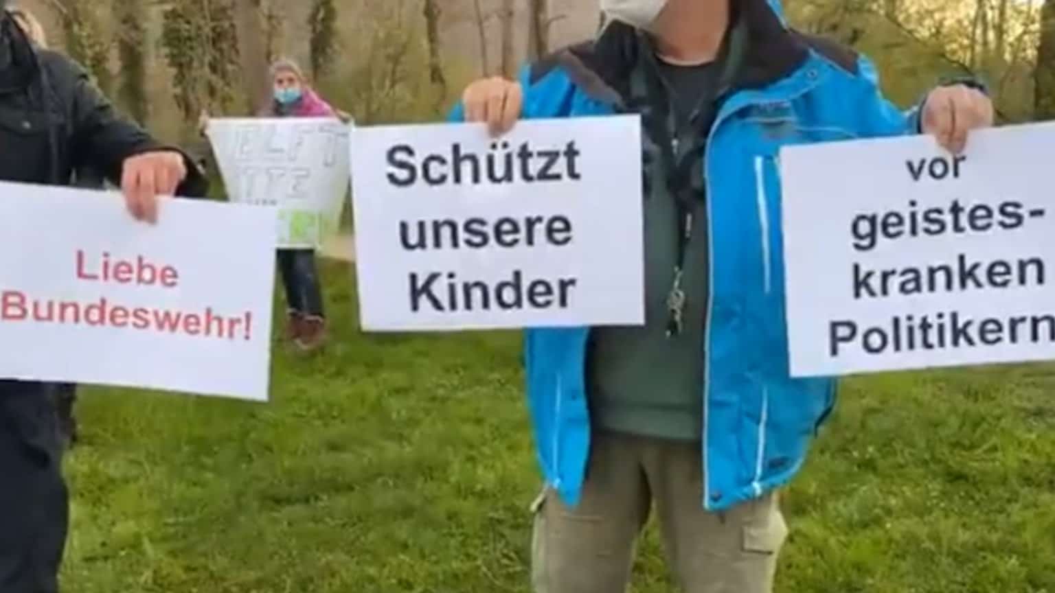 Letzte Hoffnung Militärputsch: Verzweifelte Mut-Eltern flehen Bundeswehr um Hilfe an