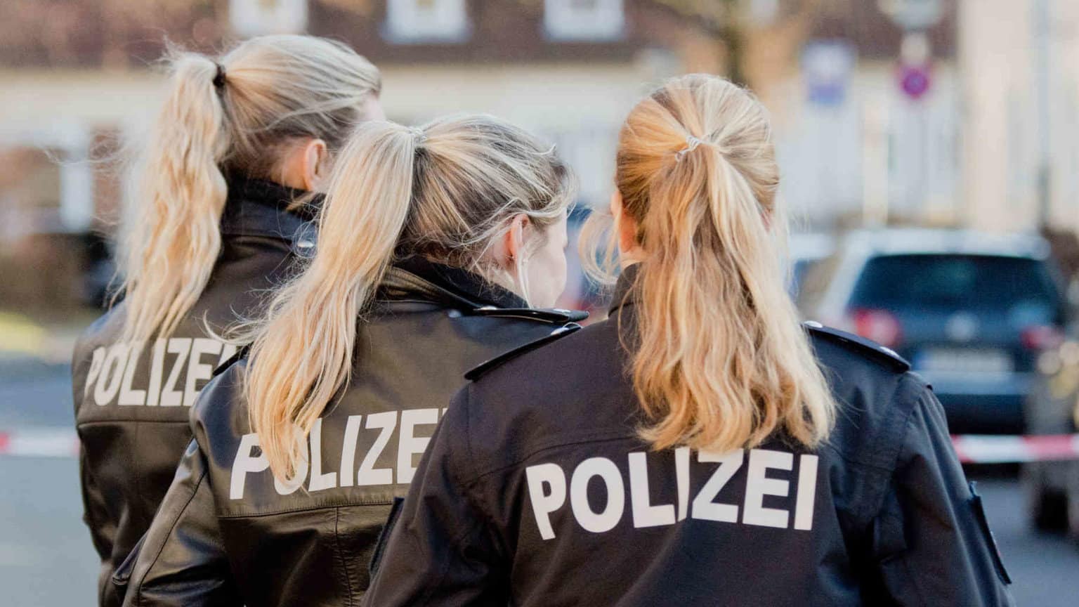 100.000 Unterschriften gesammelt: Moslems fordern Kopftuch für Polizistinnen