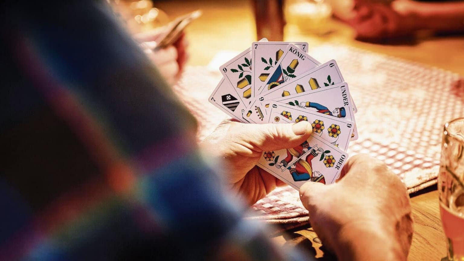 Kulturwissenschaftlerin dreht völlig frei: Traditionelle Kartenspiele sind rassistisch und sexistisch