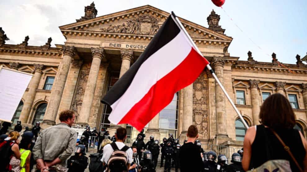 Kriminalisierung deutscher Geschichte: Innenminister beschließen Verbot von Reichsflaggen