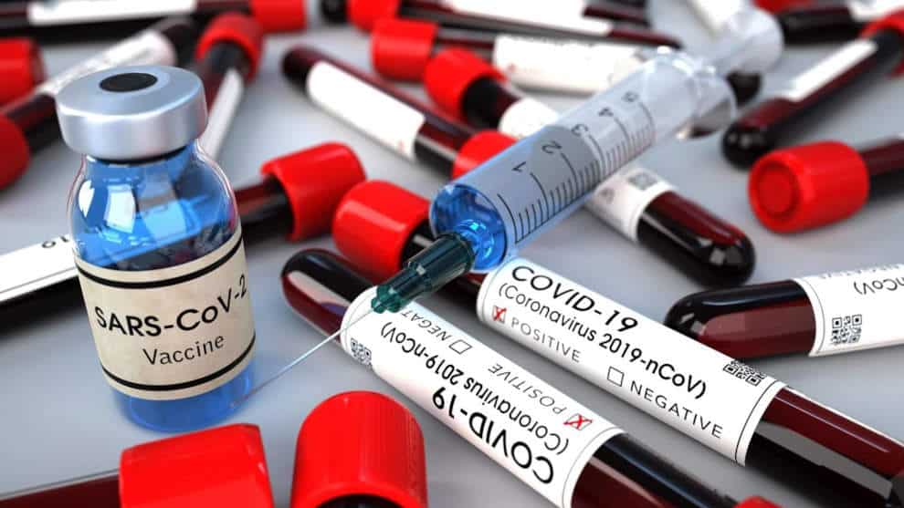 Medien und Politik schweigen: Zehntausende erkranken an COVID-19 trotz vollständiger Impfung