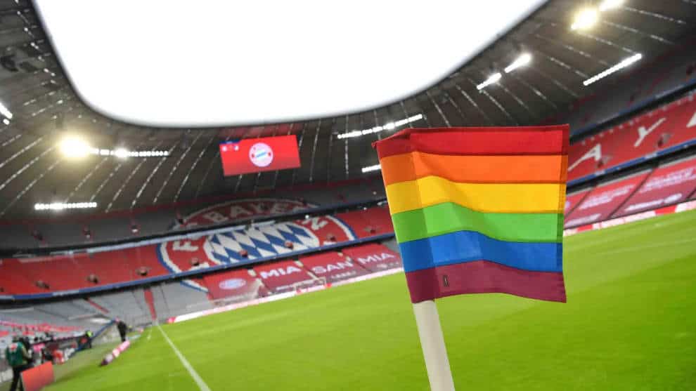 Bunte Uniformität: Ungarns Fußballer werden in homosexuelle Geiselhaft genommen