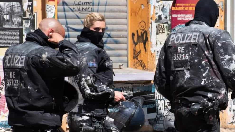 Das System Merkel: Polizisten und Soldaten werden zu Staatsfeinden erklärt