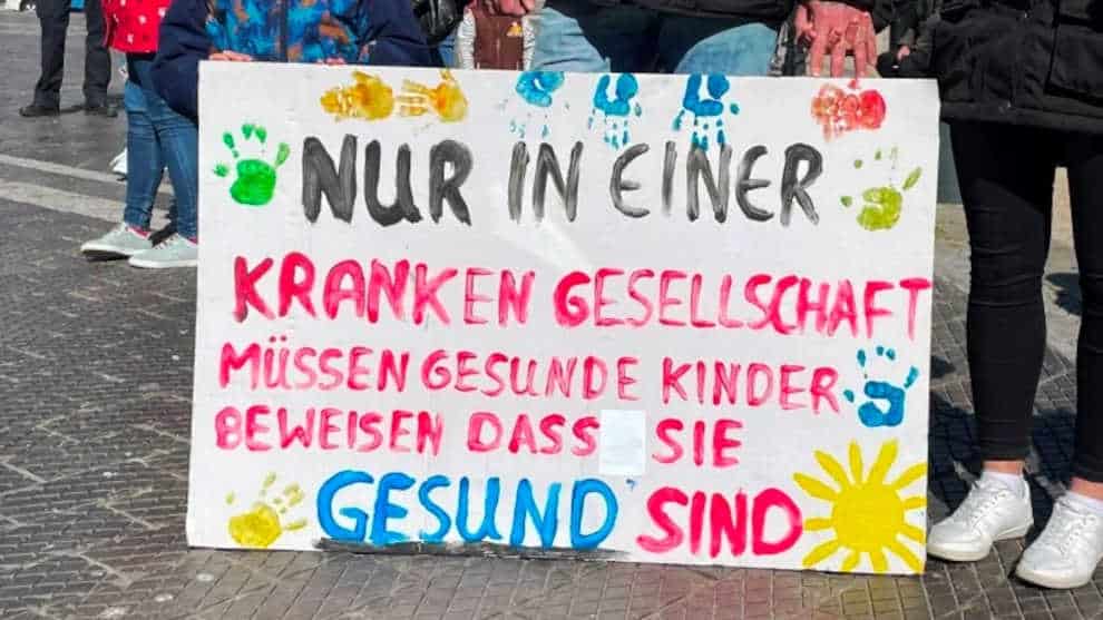 Die Macht-und Systemfrage 2022: Freiheits-Demonstranten vs. Corona-Regime