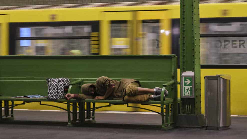 Kältetod dank 3G-Regel: Berliner Senat schmeißt Obdachlose aus warmen U-Bahnhöfen